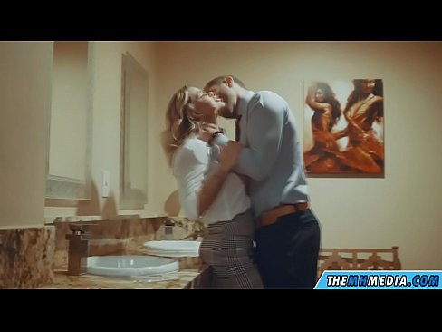 ❤️ Kad te prsata plavuša zavede u javnom zahodu Prekrasni porno u pornografiji hr.japangaysex.ru ❌️❤